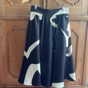 Troubadour black and off white skirt